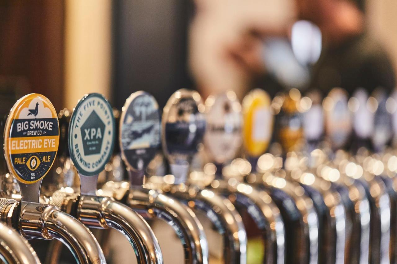 The Lord Grenfell Bed & Breakfast Maidenhead Exterior photo Beer taps at the brewery